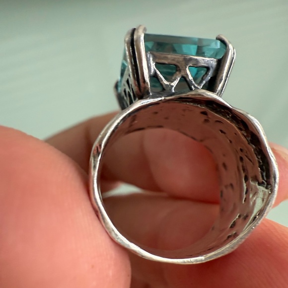 Silpada Silver ring with aquamarine-colored glass/stone - Picture 6 of 8
